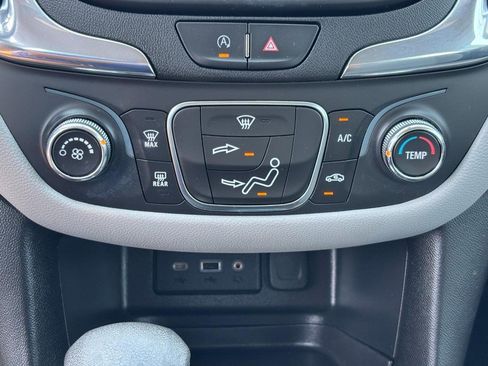 Used 2023 Chevrolet Equinox LS image 22