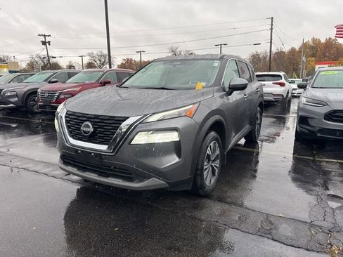 Used 2023 Nissan Rogue SV image 5