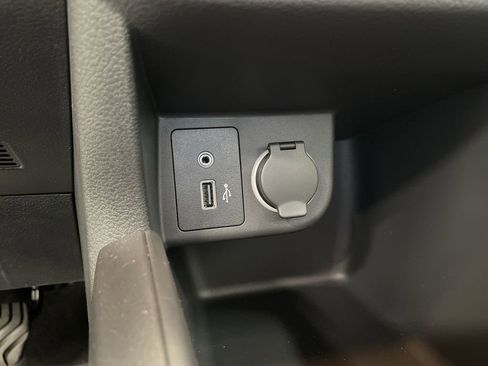 Certified 2025 Nissan Kicks Play S image 25