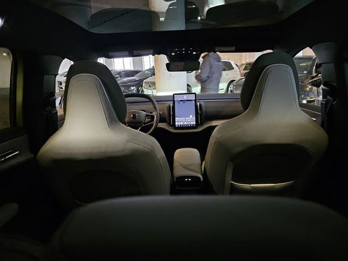 Used 2025 Volvo EX30 Ultra image 8