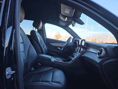 Certified 2021 Mercedes-Benz GLC 300 4MATIC image 32