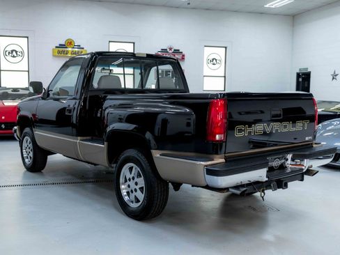 Used 1988 Chevrolet Silverado 1500 4x4 Regular Cab image 9