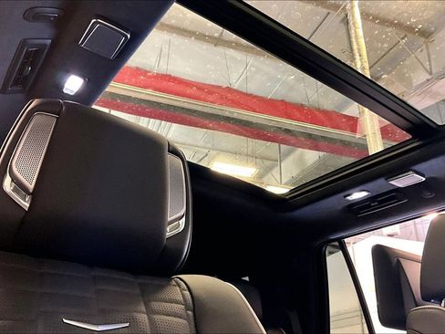 Used 2025 Cadillac Escalade V image 28