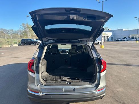 Used 2019 GMC Terrain SLT w/ Preferred Package AWD/4WD image 11