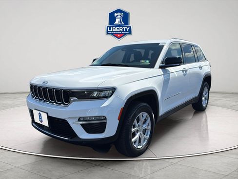 Certified 2023 Jeep Grand Cherokee Limited AWD/4WD image 2