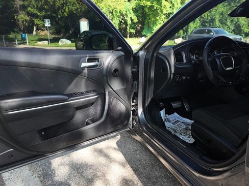 Used 2019 Dodge Charger Scat Pack RWD image 15