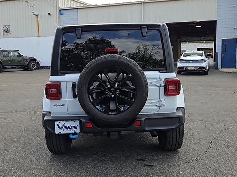Used 2023 Jeep Wrangler Unlimited Sahara w/ Dual Top Group AWD/4WD image 7