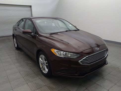 Used 2018 Ford Fusion SE FWD image 13