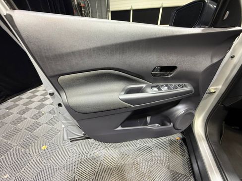 Used 2020 Nissan Kicks S image 13