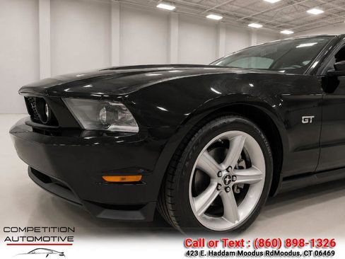 Used 2010 Ford Mustang GT Premium RWD image 4