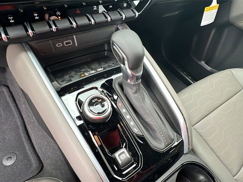 New 2026 Chevrolet Colorado ZR2 w/ Technology Package image 23