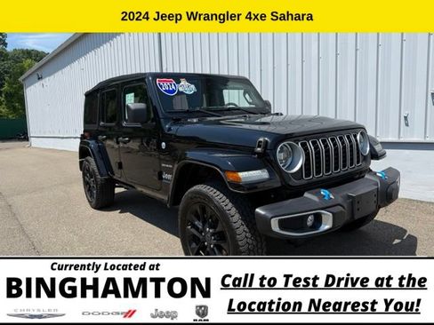 Used 2024 Jeep Wrangler Unlimited Sahara AWD/4WD image 2
