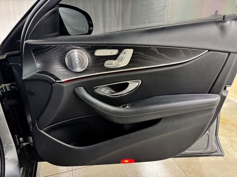 Used 2017 Mercedes-Benz E 300 4MATIC image 18
