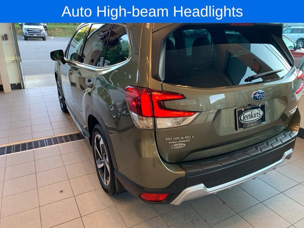Used 2023 Subaru Forester Touring AWD/4WD image 14