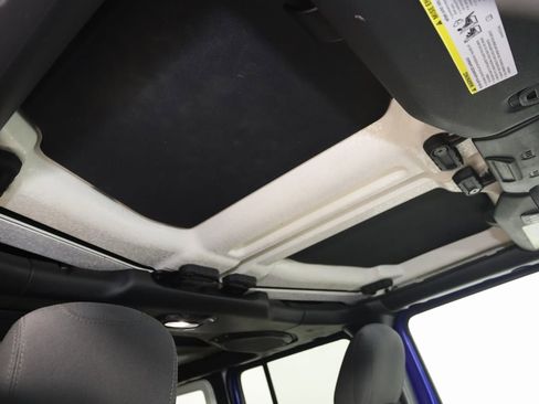 Used 2018 Jeep Wrangler Unlimited Sport S image 10