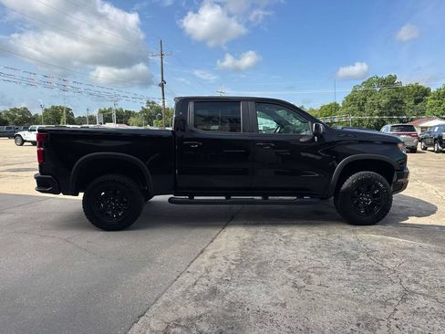 Used 2025 Chevrolet Silverado 1500 ZR2 w/ Dark Appearance Package AWD/4WD image 13