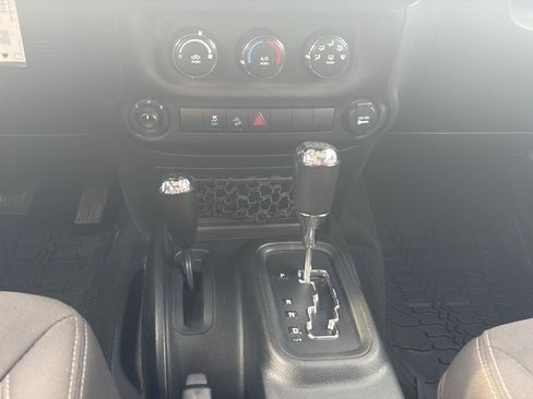 Used 2018 Jeep Wrangler Unlimited Sport AWD/4WD image 17