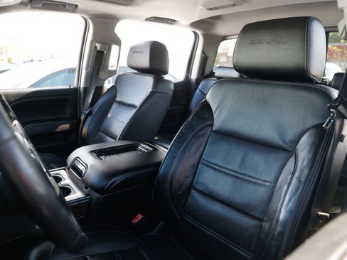 Used 2018 GMC Sierra 2500 Denali w/ Duramax Plus Package image 9