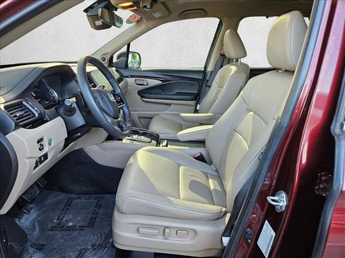 Used 2022 Honda Pilot Touring image 16