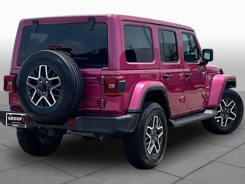 Used 2024 Jeep Wrangler Unlimited Sahara w/ Technology Group AWD/4WD image 12
