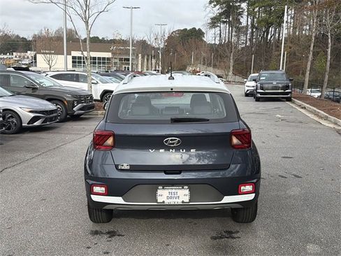Certified 2025 Hyundai Venue Limited image 6