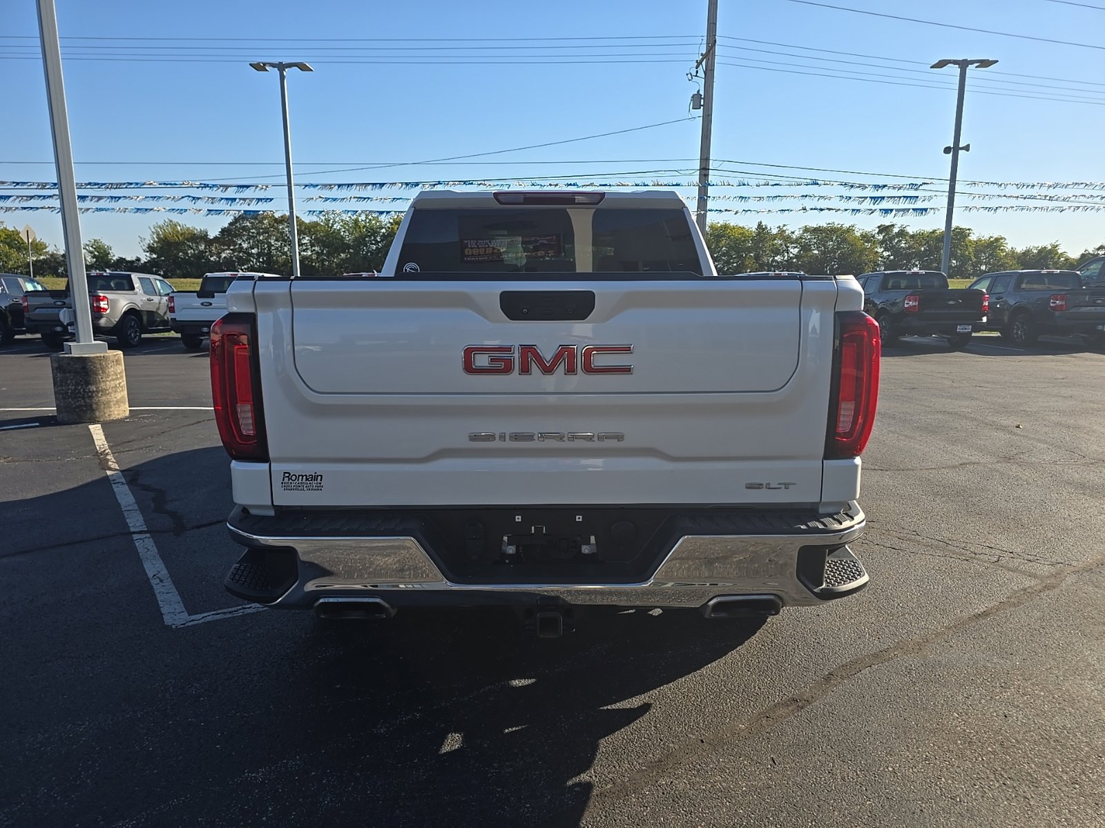 Used 2023 GMC Sierra 1500 SLT w/ SLT Premium Package AWD/4WD image 5