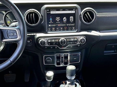 Used 2021 Jeep Wrangler Unlimited Sahara w/ Cold Weather Group AWD/4WD image 8