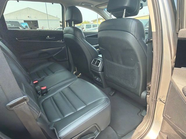 Used 2017 Kia Sorento SX AWD/4WD image 12