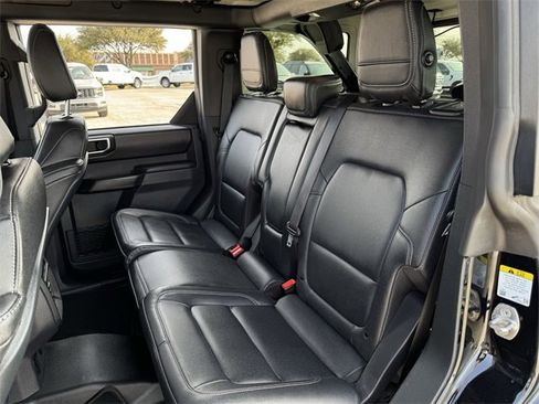 Used 2025 Ford Bronco Badlands image 28