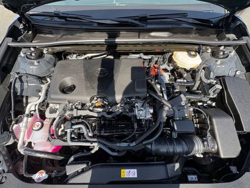 Used 2025 Toyota Camry LE image 32