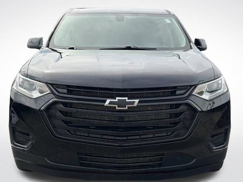 Used 2021 Chevrolet Traverse LS w/ LPO, Blackout Package FWD image 3