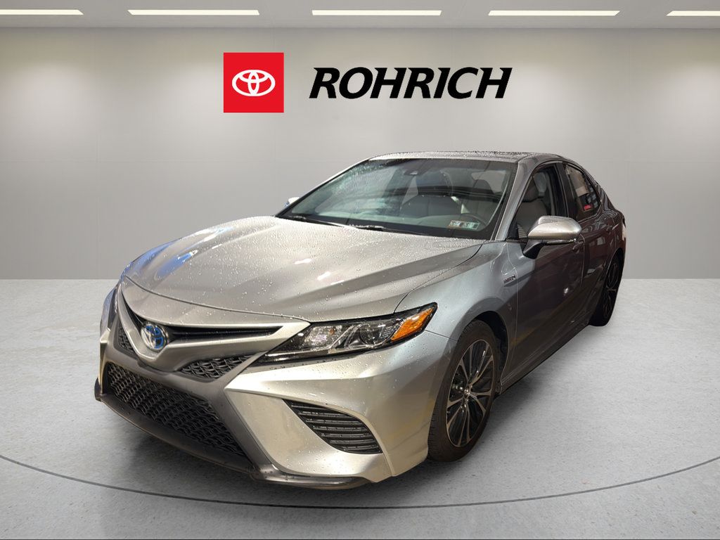 Used 2018 Toyota Camry SE w/ Audio Package FWD image 1
