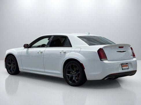 Used 2023 Chrysler 300 S w/ Comfort Group RWD image 4