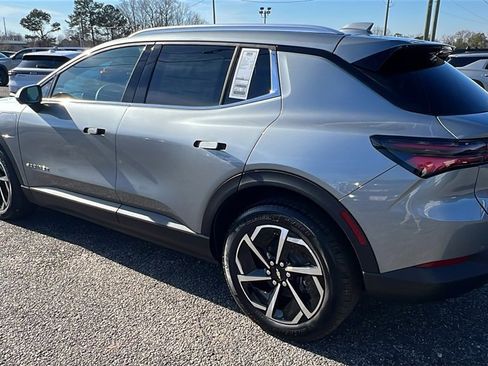 New 2026 Chevrolet Equinox EV LT image 7