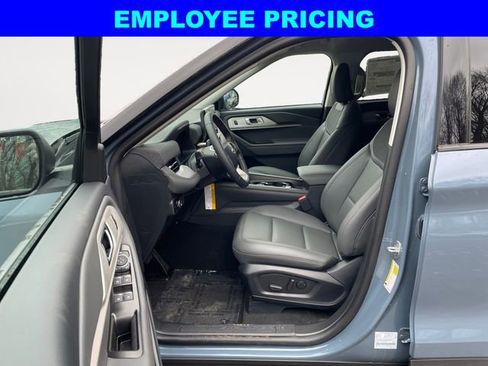 New 2026 Ford Explorer Active AWD/4WD image 9