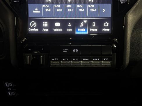 Used 2023 RAM 5500 Tradesman w/ Chrome Appearance Group AWD/4WD image 5