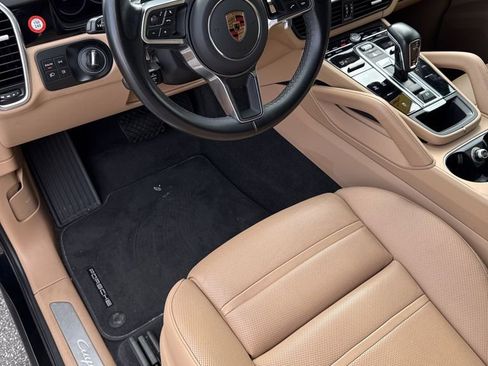 Used 2023 Porsche Cayenne image 29