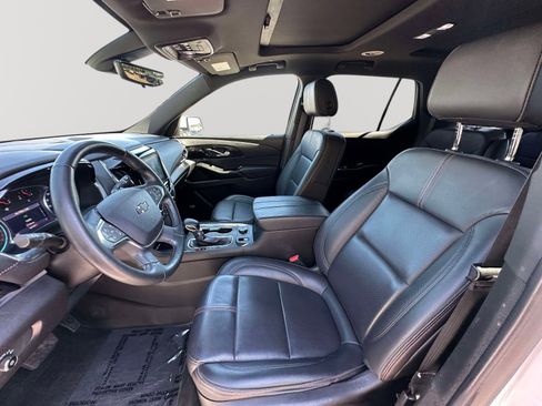 Used 2023 Chevrolet Traverse RS AWD/4WD image 24