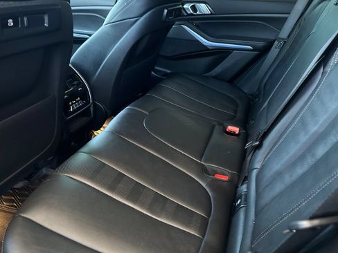 Used 2022 BMW X5 sDrive40i w/ M Sport Package RWD image 12
