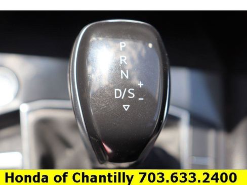 Used 2022 Volkswagen Tiguan SE image 12