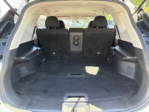 Used 2017 Nissan Rogue S FWD image 4