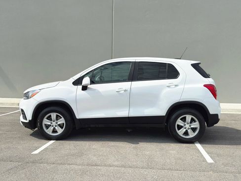 Used 2021 Chevrolet Trax LS w/ Tint and Cruise Package AWD/4WD image 2