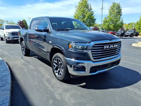 Used 2026 RAM 1500 Laramie AWD/4WD image 4