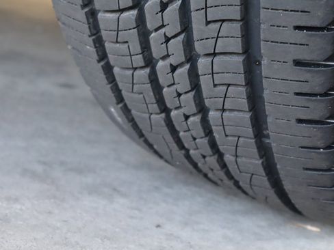 Used 2023 GMC Yukon XL SLT image 12