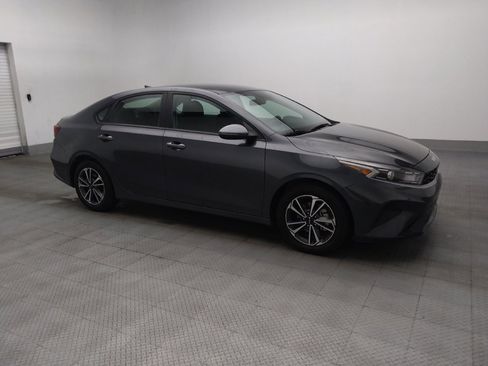 Used 2024 Kia Forte LXS w/ LXS Technology Package FWD image 11