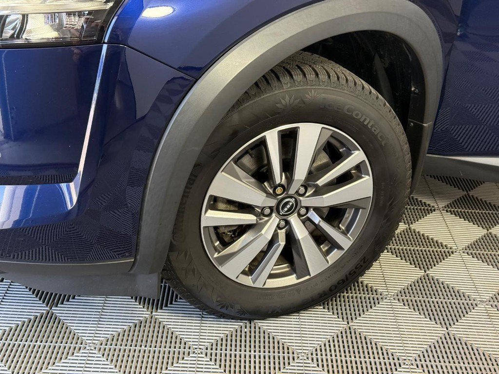 Used 2023 Nissan Pathfinder SL AWD/4WD image 13