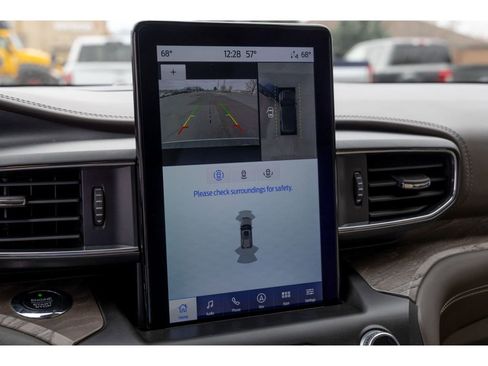 Used 2020 Ford Explorer Platinum w/ Premium Technology Package image 25