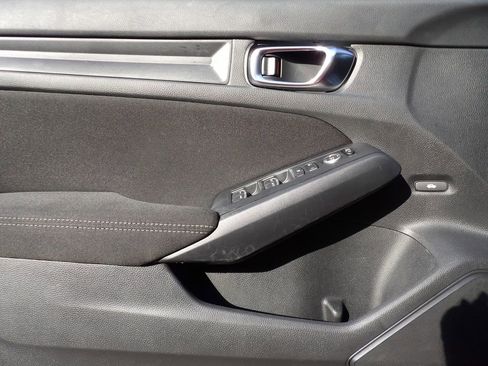 Used 2022 Honda Civic LX image 8