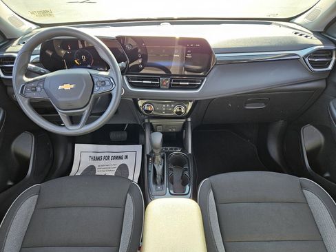 Used 2025 Chevrolet TrailBlazer LT image 12