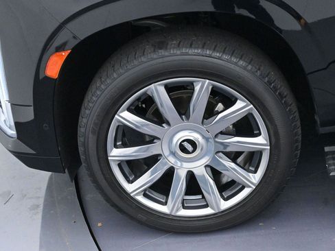 Used 2021 Cadillac Escalade Premium Luxury Platinum w/ Heavy-Duty Trailer Package image 45